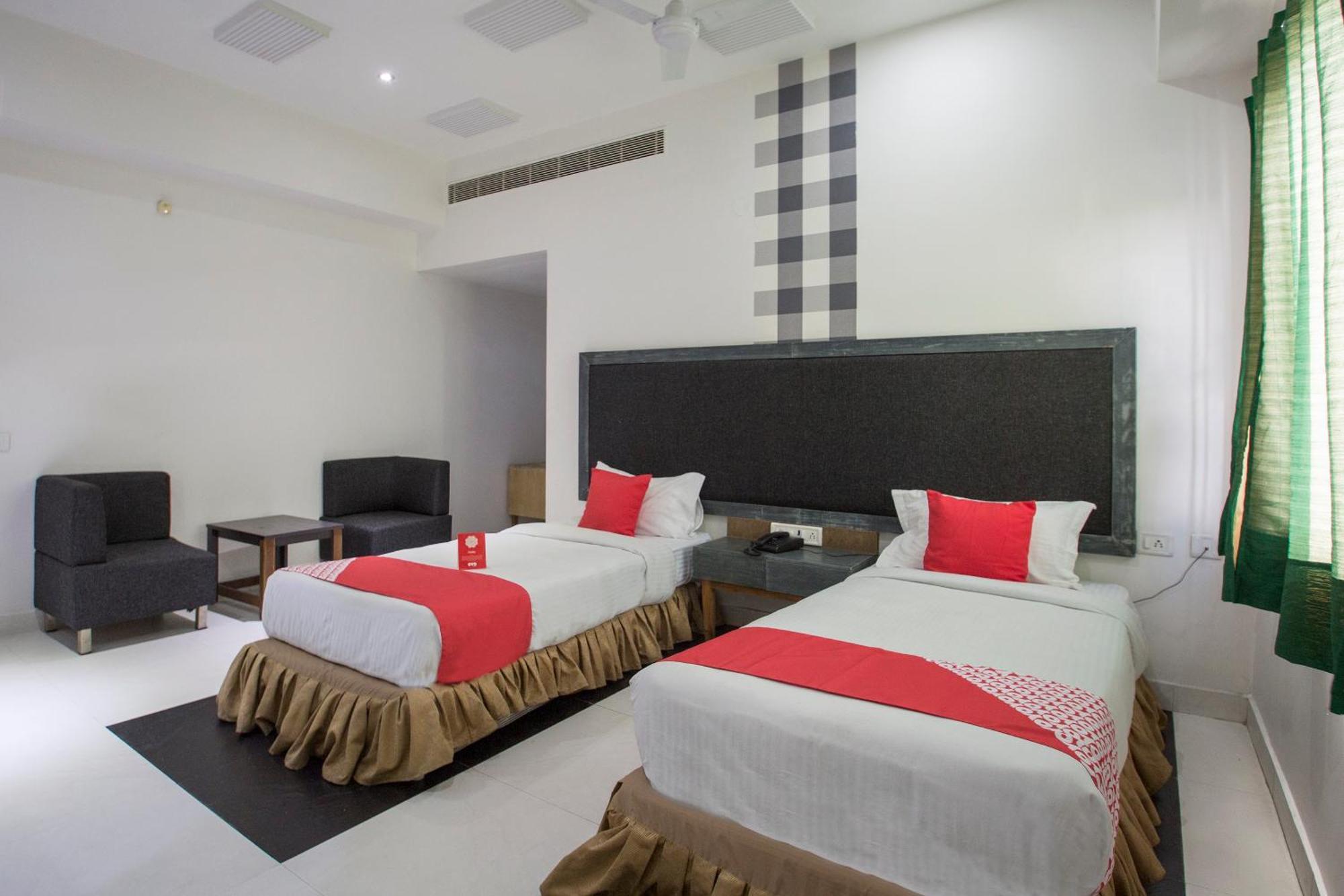 Hotel O Palak Residency Near Erragadda Metro Station Hyderabad Exterior photo