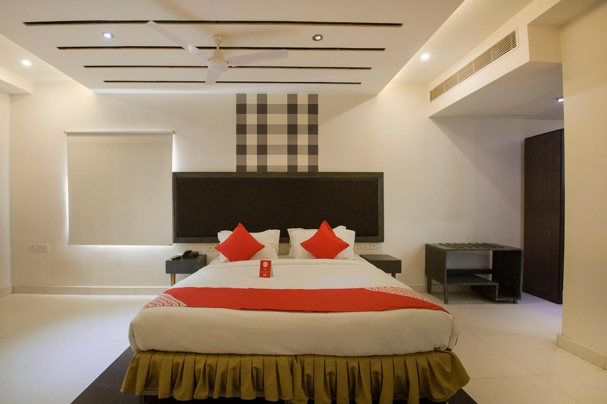 Hotel O Palak Residency Near Erragadda Metro Station Hyderabad Exterior photo