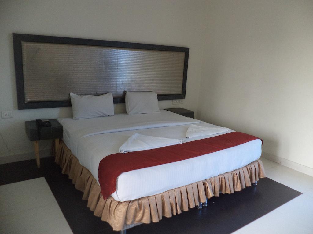 Hotel O Palak Residency Near Erragadda Metro Station Hyderabad Room photo