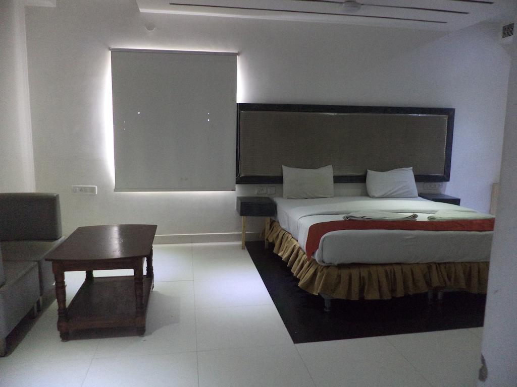 Hotel O Palak Residency Near Erragadda Metro Station Hyderabad Exterior photo