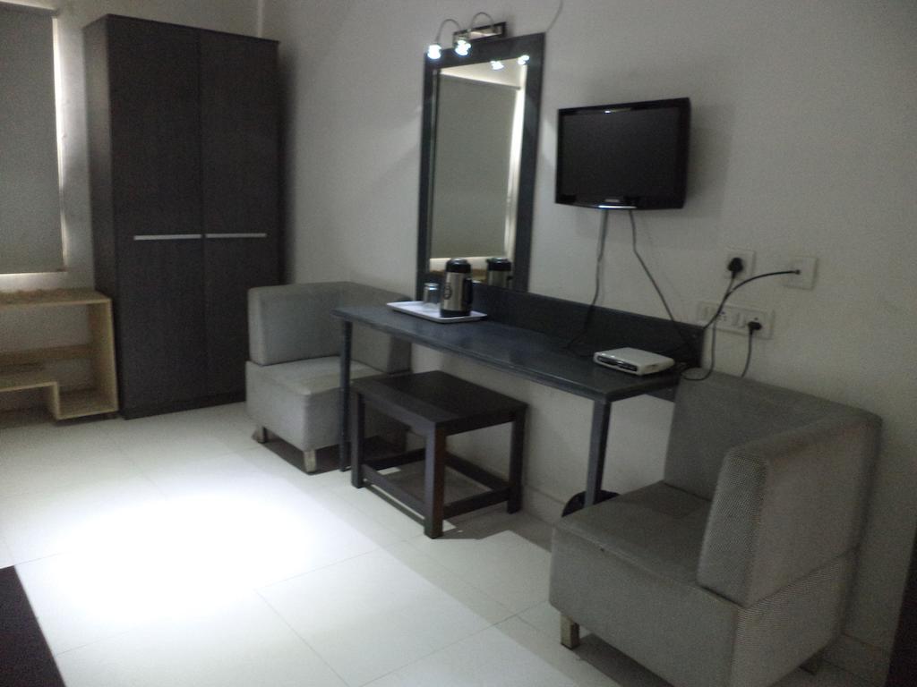 Hotel O Palak Residency Near Erragadda Metro Station Hyderabad Exterior photo
