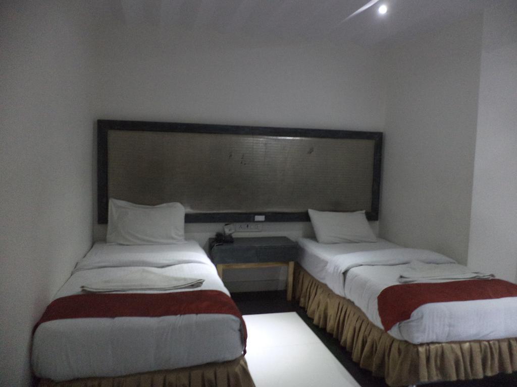 Hotel O Palak Residency Near Erragadda Metro Station Hyderabad Exterior photo