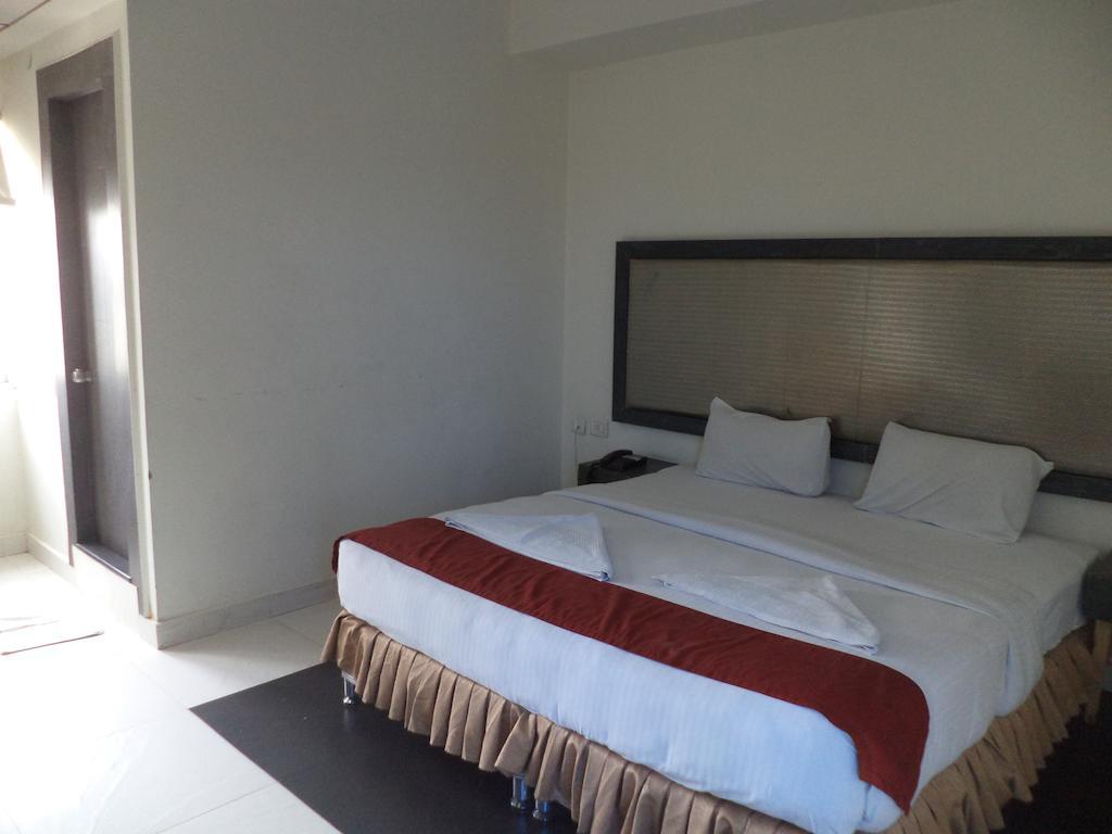 Hotel O Palak Residency Near Erragadda Metro Station Hyderabad Exterior photo